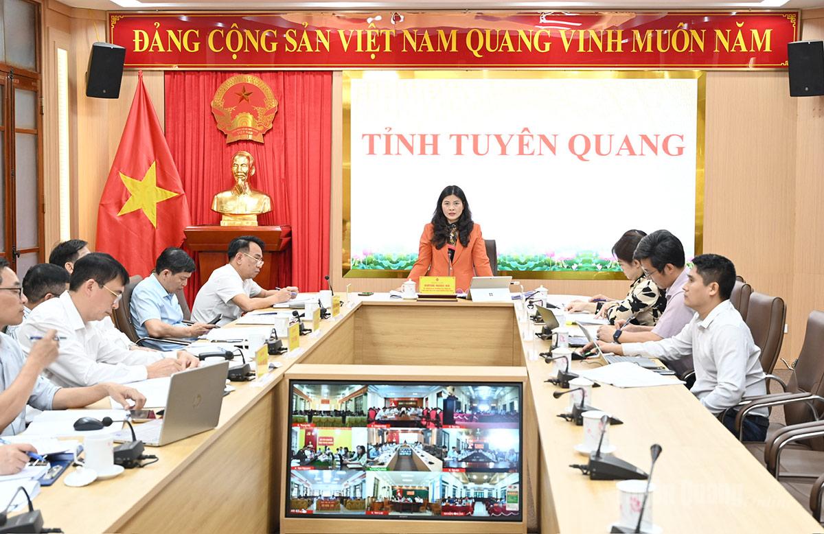 Quang cảnh buổi làm việc.